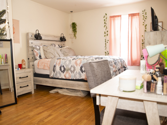 189 W. Washington Apt. C
