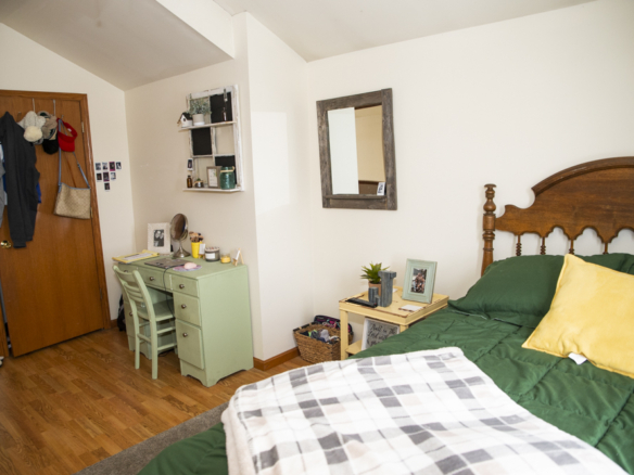 189 W. Washington Apt. C