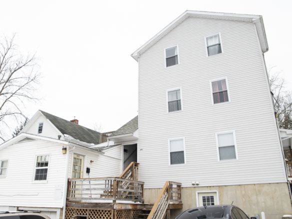 189 W. Washington Apt. C