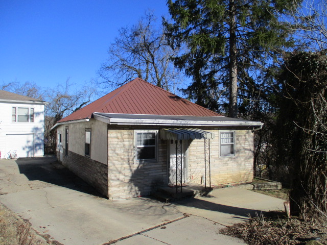 262 1/2 East State Street