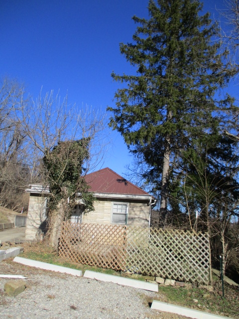 262 1/2 East State Street